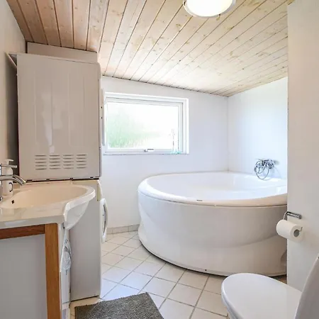 Kausvej Bjert Denm Holiday home *